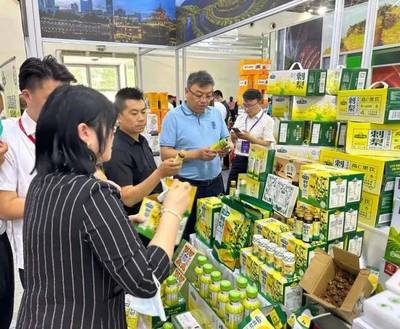 2023脱贫地区农副产品产销对接会在京举行,千优谷刺梨亮相全国农业展览馆
